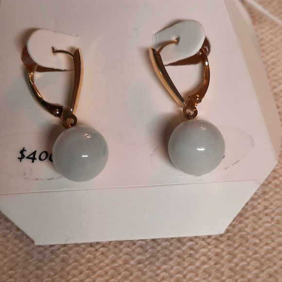 Pale jade drop earring
